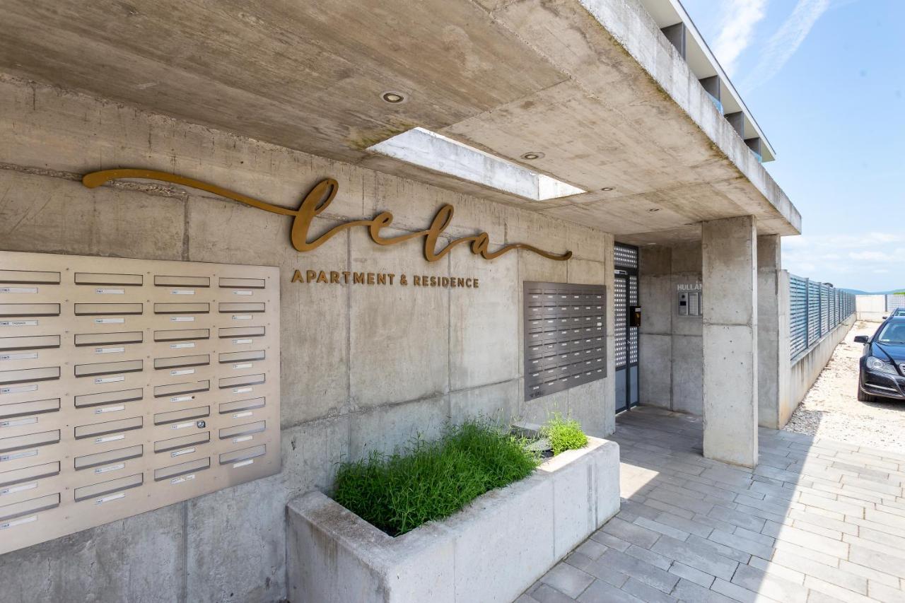 Lake Side Luxury Steps To The Lake Lela - Happy Rentals Balatonlelle Εξωτερικό φωτογραφία