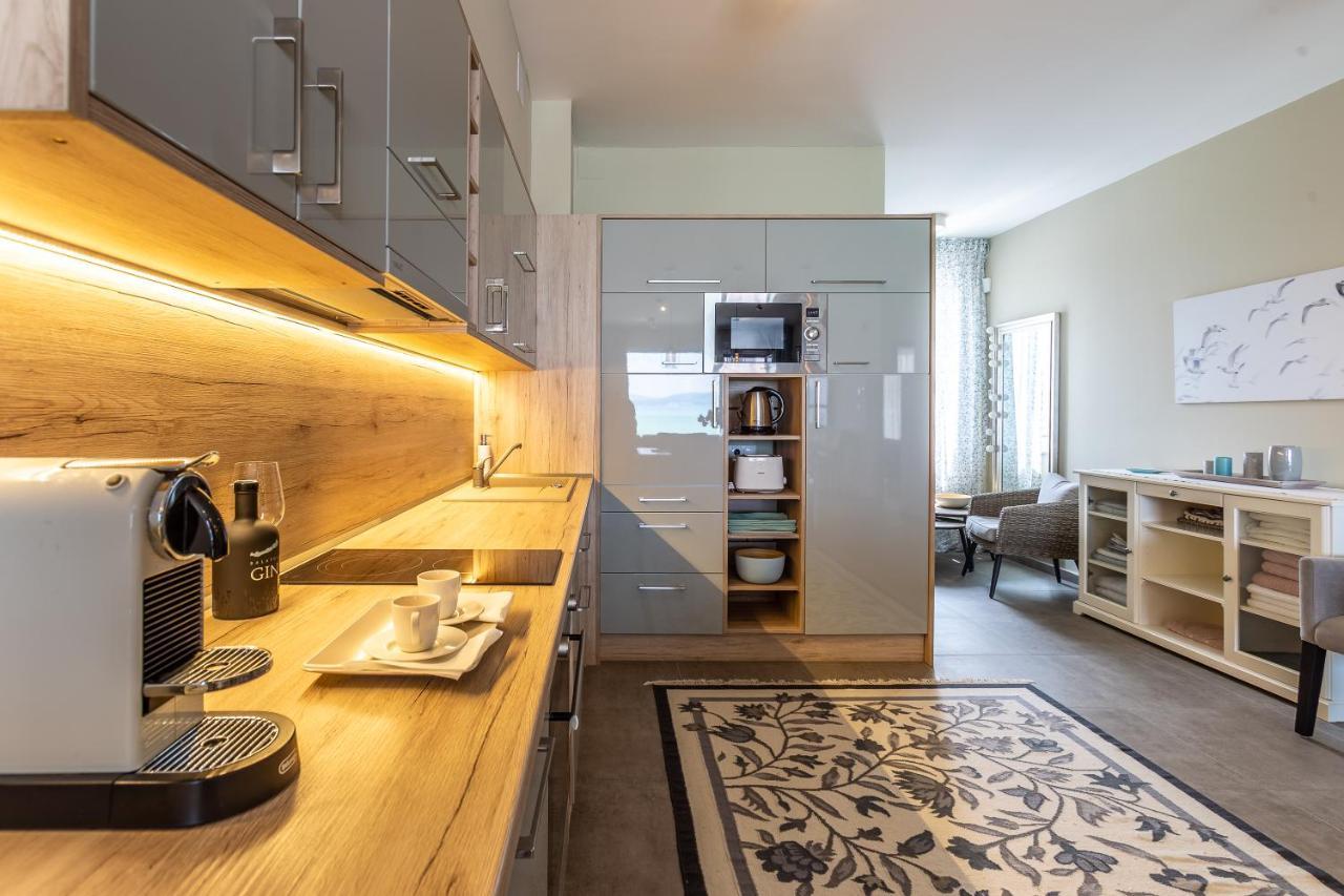 Lake Side Luxury Steps To The Lake Lela - Happy Rentals Balatonlelle Εξωτερικό φωτογραφία