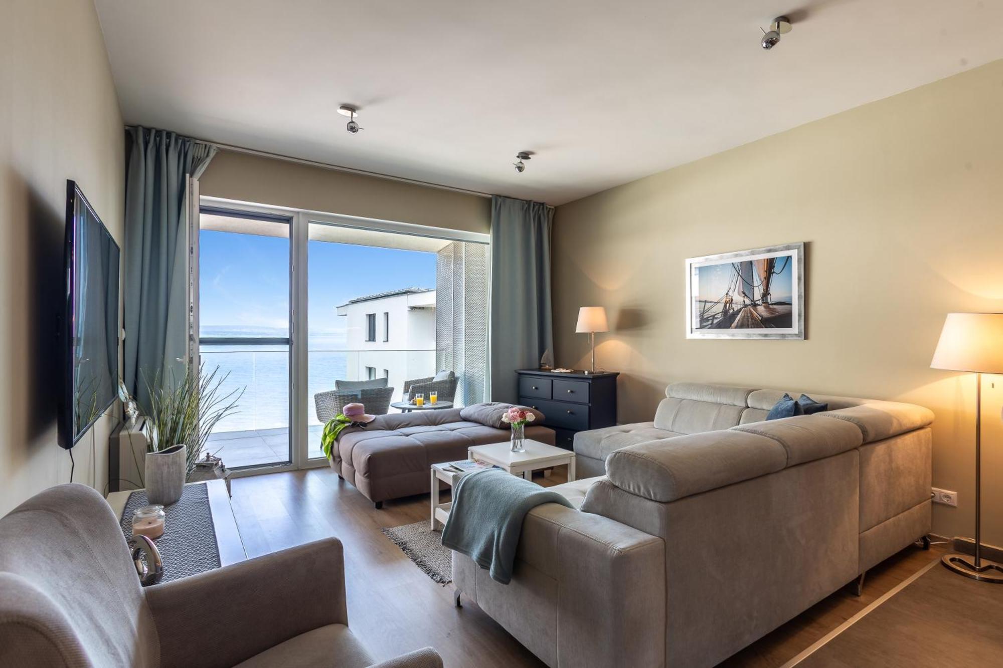 Lake Side Luxury Steps To The Lake Lela - Happy Rentals Balatonlelle Εξωτερικό φωτογραφία
