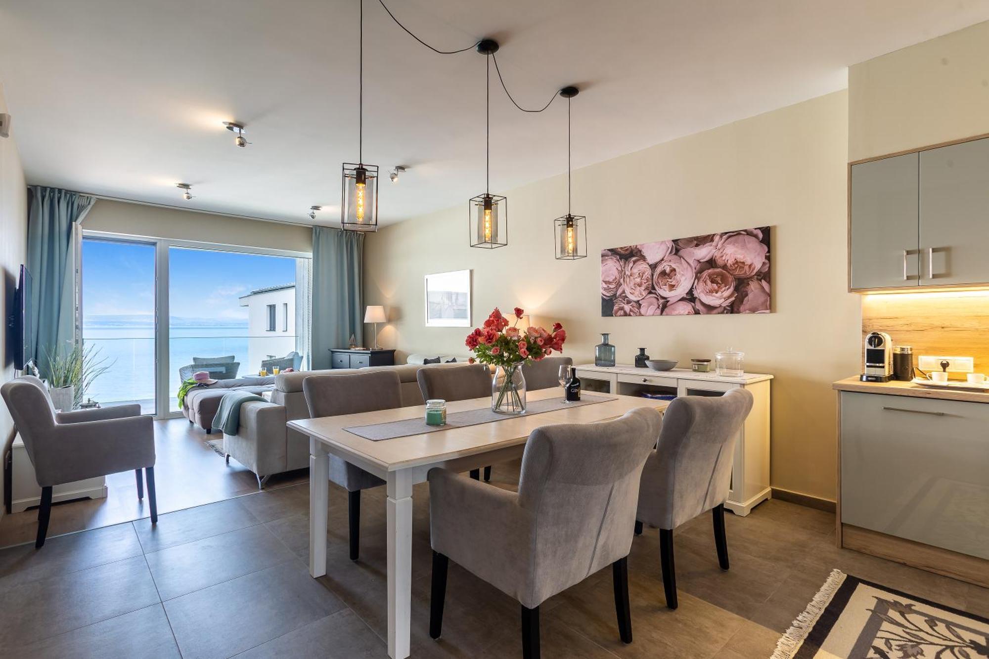 Lake Side Luxury Steps To The Lake Lela - Happy Rentals Balatonlelle Εξωτερικό φωτογραφία