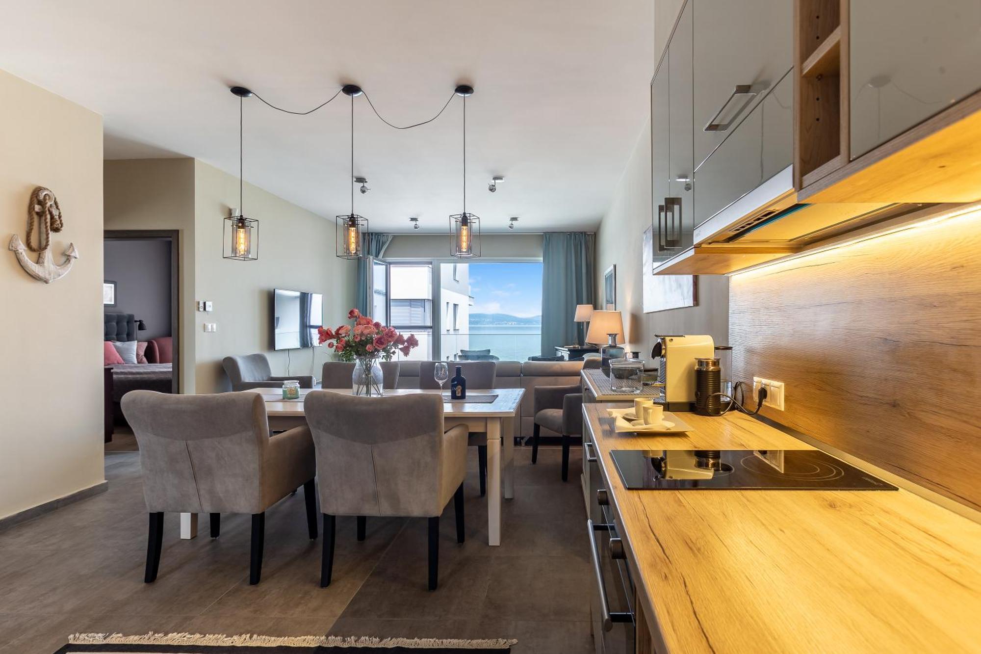 Lake Side Luxury Steps To The Lake Lela - Happy Rentals Balatonlelle Εξωτερικό φωτογραφία